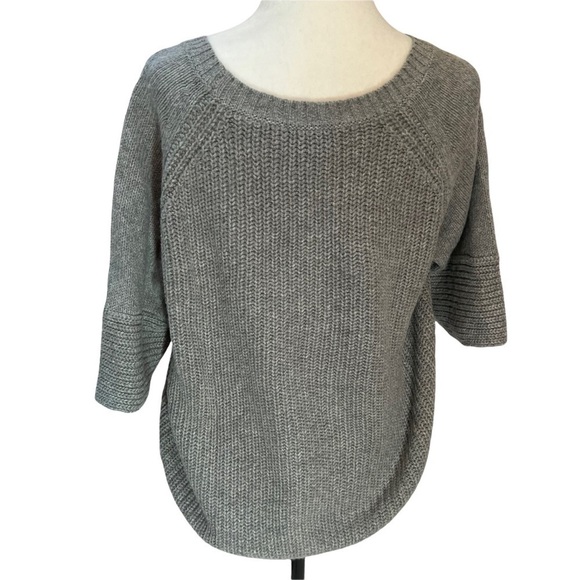 Mexx Grey Wool Blend Jewel Neckline Cropped Short Sleeve Sweater Size XS - Picture 4 of 10
